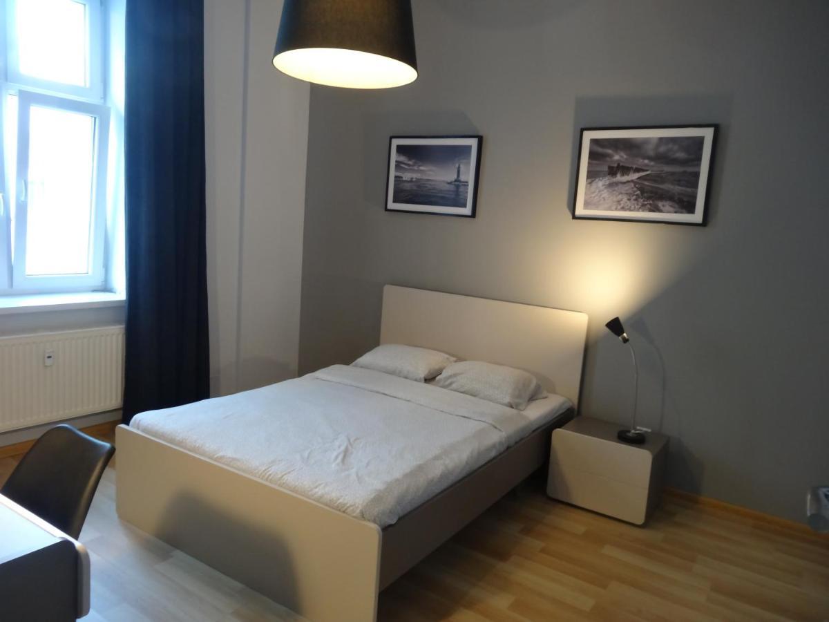 One More Night Apartment, Poznan Old Town Extérieur photo
